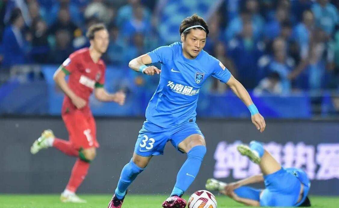 比赛中有一次萨索洛助攻把球踢出边线，但之后罗马没有把球权还给对手。